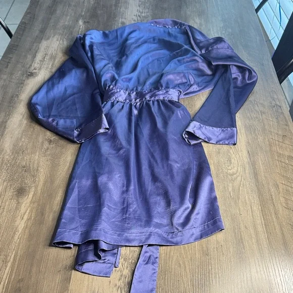 Victoria's Secret Satin Robe in Navy Purple - Picture 4 of 4